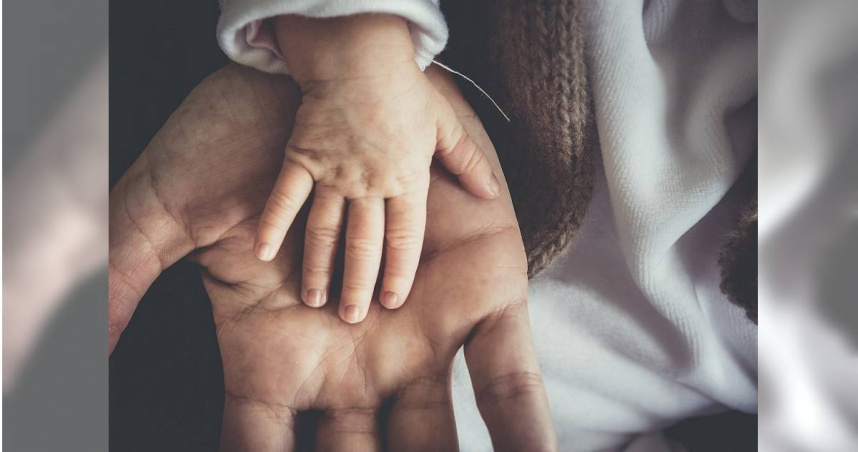 日本政府預計自明年4月起，全面實施名為「兒童及育兒支援金」的新政策，。（示意圖／Pixabay）