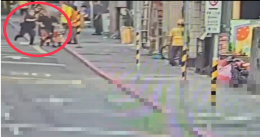 北市大同區建成派出所15日獲報有可疑男子疑似準備行竊，警方火速在隔日將人逮捕到案。（圖／翻攝畫面）