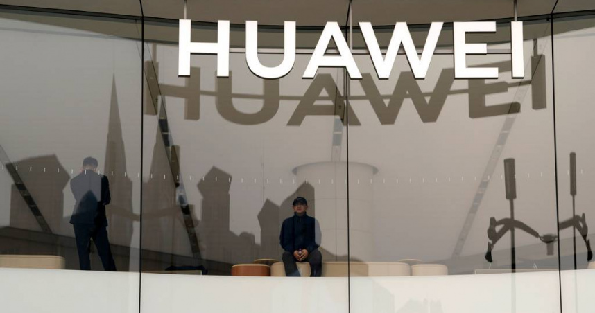 中國希望美國放寬對人工智慧（AI）關鍵晶片的出口管制，圖為中國科技企業華為。（圖／達志／美聯社）