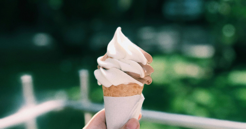 嘉義男大學生因受贈霜淇淋逾期未領求償敗訴。（圖／示意圖，Unsplash）
