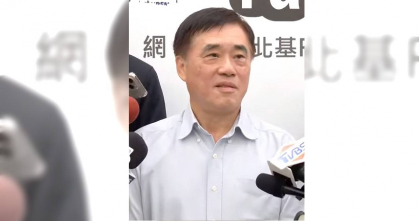 郝龍斌表示，藍白合根本沒有卡在哪一關，非常多民眾黨公職人員，包括地方主委、議員、立委都對他釋出善意，他覺得未來2026、2028藍白合是勝選跟重返執政關鍵。（圖／截自中天電視直播）