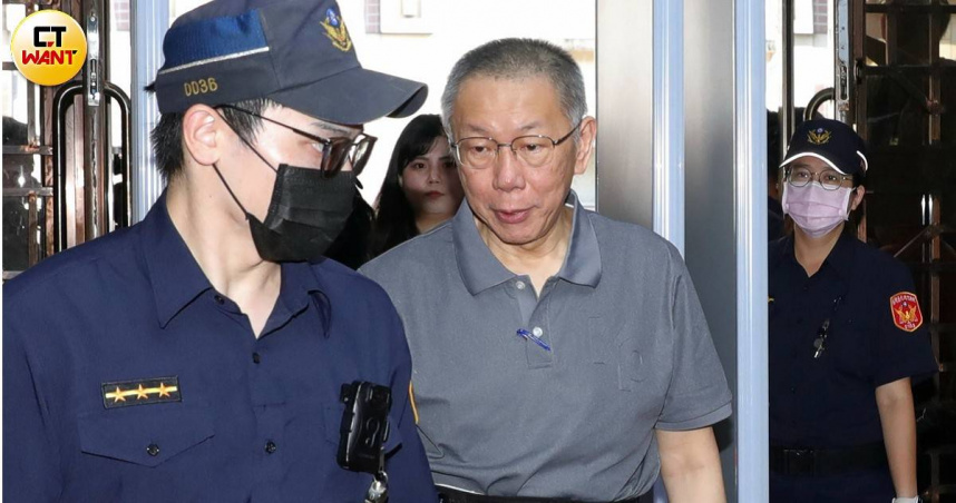 柯文哲、應曉薇目前仍在候審室等待合議庭結果出爐。（圖／周志龍攝）