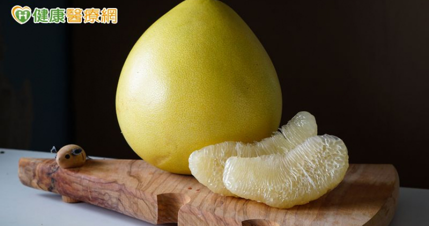 柚子中的酵素會「放行」藥物通過　造成體內毒性風險