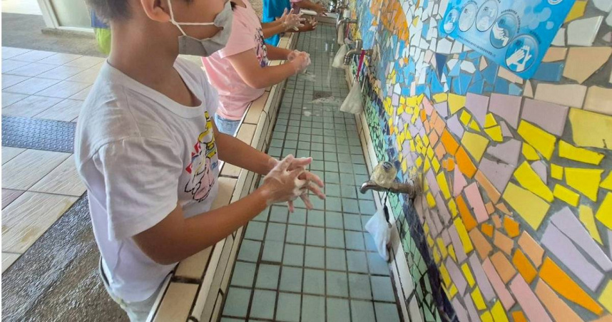 桃園市近5週因腸病毒停課的班級已達92班。（圖／翻攝自桃園市政府官網）