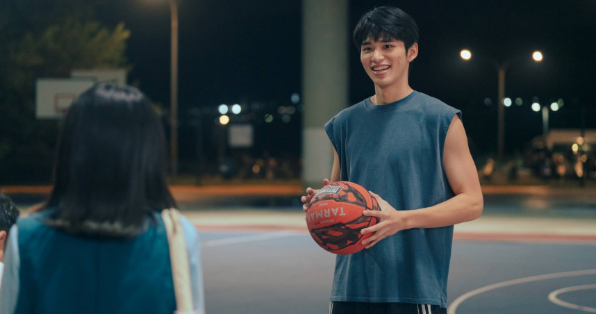 王品澔在《人生只租不賣》飾演神秘網友終於露臉。（圖／公視台語台提供）