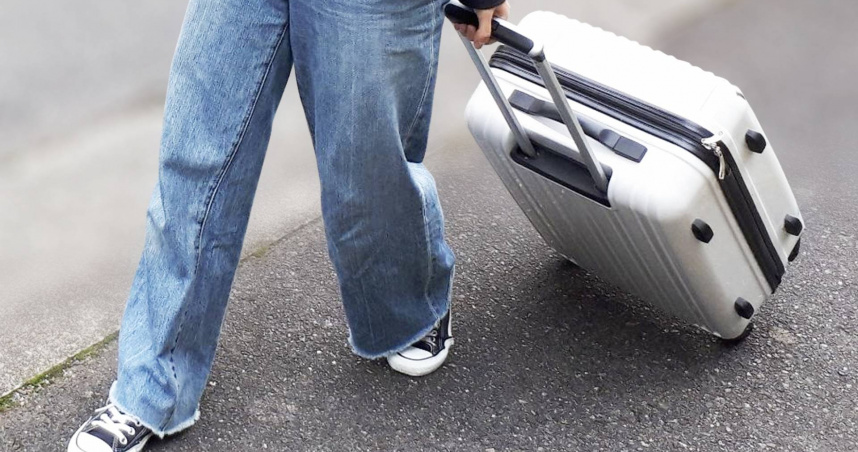 一名網友分享，他到日本旅遊時，遇到嚴格禁止團員遲到的導遊。（示意圖／photoAC）