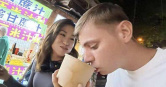 一名英國籍網紅「RiskyRegg」5月在西安旅遊時，搭訕當地一名英文女教師，意外引起風波。（圖／翻攝微博）