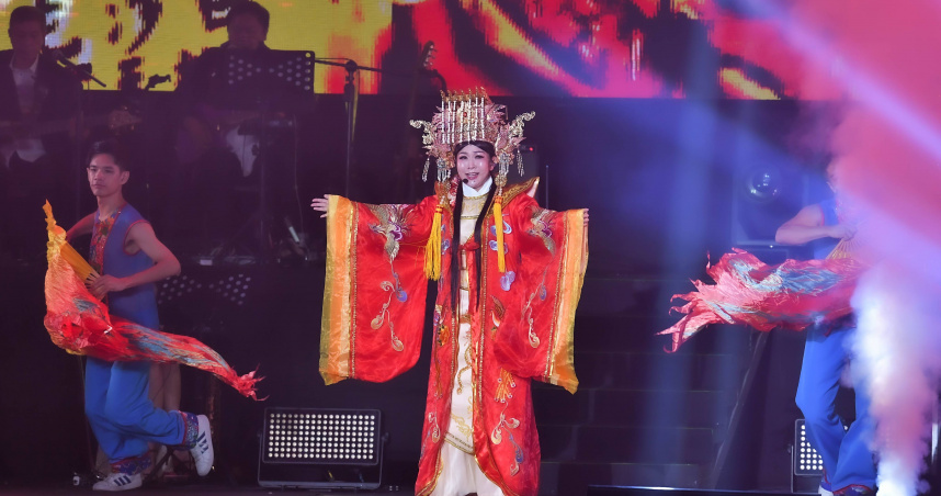 張秀卿吃素閉關甩肉10公斤　化身媽祖霸氣登台開唱