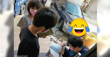 停課不停學!老師家訪檢查孩子作業 網驚:太盡責了