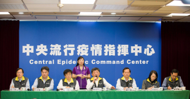 台灣防疫不應搞自閉 急開學恐釀大災