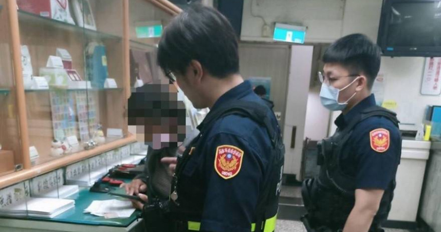 李婦結識自稱敘利亞軍官的網友，並遭哄騙前往匯款25萬元，遭警方阻詐這才保住積蓄。（圖／翻攝畫面）