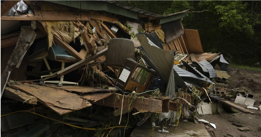 美國西維吉尼亞州遭到暴雨襲擊，引發致命性洪患，目前傳出至少造成6人罹難、數人失蹤，搜救行動仍在持續中。（圖／達志／美聯社）