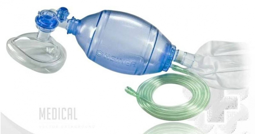 台北市立聯合醫院陽明院區胸腔內科醫師蘇一峰建議，民眾家中可常備呼吸器，以備不時之需。（圖／翻攝自臉書／蘇一峰）