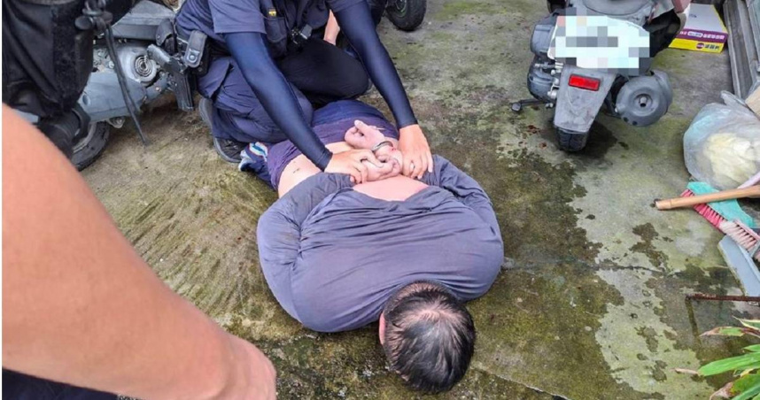 警方已經涉案張男依傷害、傷害直系血親尊親屬等罪嫌函送偵辦。（圖／警方提供）