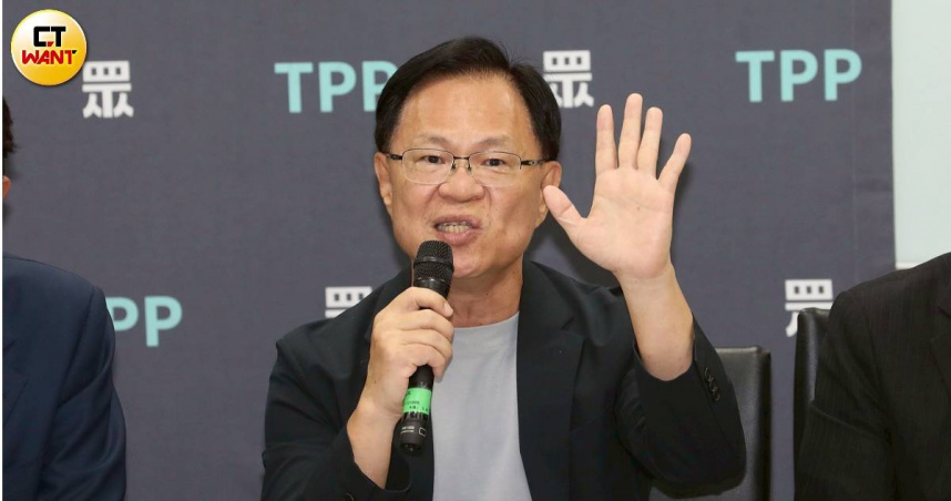 民眾黨立委張啓楷到場聲援助理工會，強調應維持現行公費助理制度以保障助理權益。（圖／CTWANT攝影組）