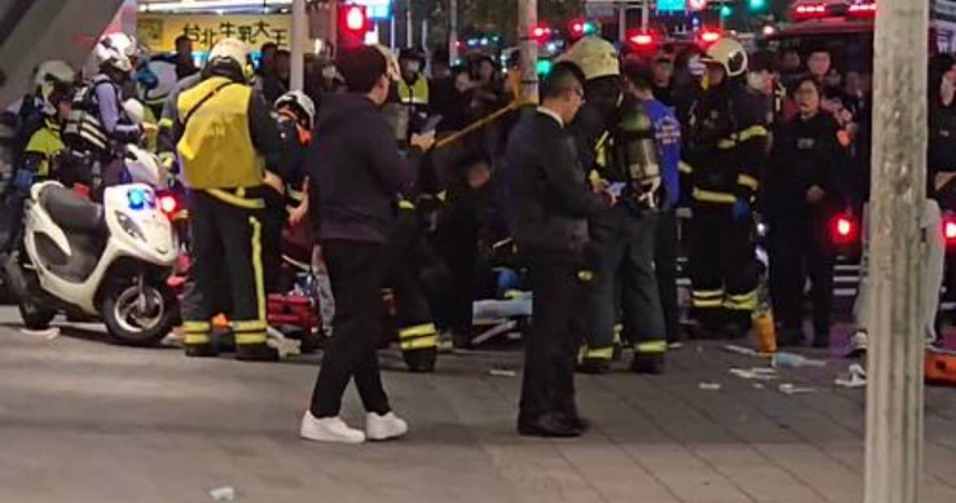 快訊／北車放掩護彈、中山站砍人！兇嫌墜樓送醫　受傷人數曝光