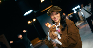 葛仲珊因愛犬小潘的陪伴而走出低潮。（圖／索尼音樂提供）