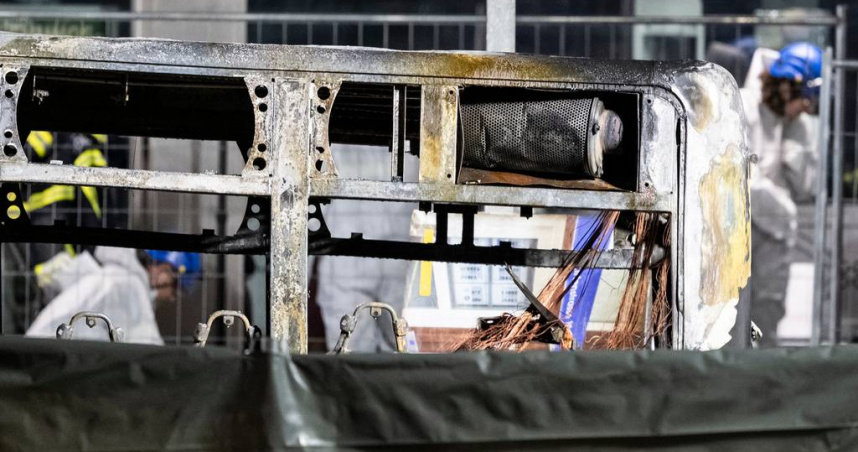 瑞士西部弗里堡州（Fribourg）凱爾策爾（Kerzers）日前發生一起嚴重巴士火災事故。（圖／達志／美聯社）