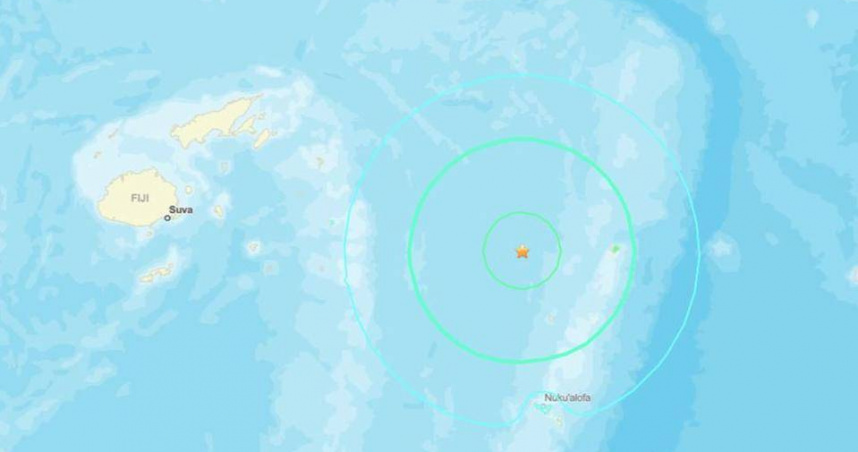 東加外海發生規模7.6強震，震源深度逾200公里，屬中層地震。（圖／翻攝自earthquake.usgs.gov）