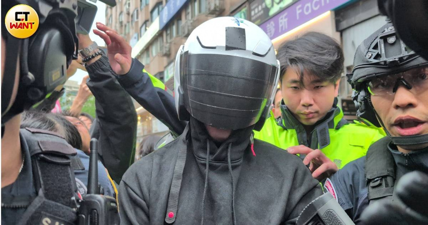 北市歹徒持槍搶銀行！槍口指行員　勇經理被挾持冷靜安撫換時間