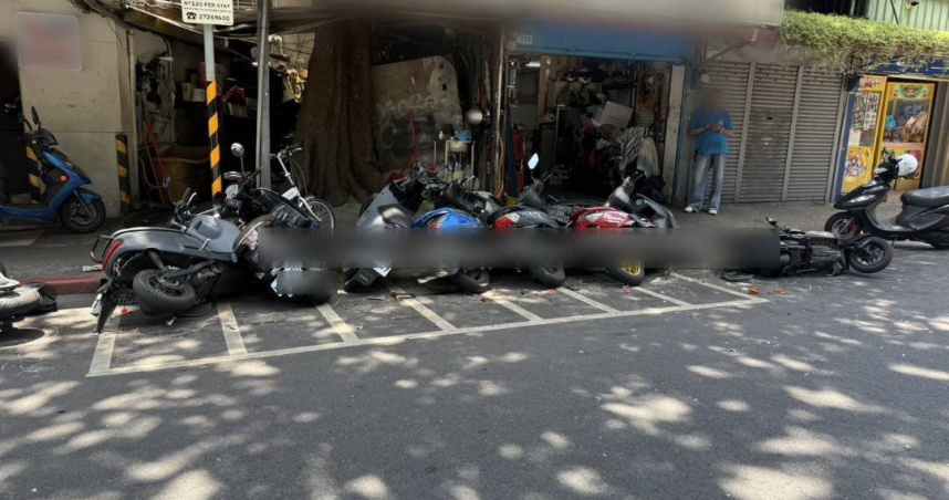 北市男松山毒駕！失控猛撞路邊機車　再波及紅燈轎車慘了
