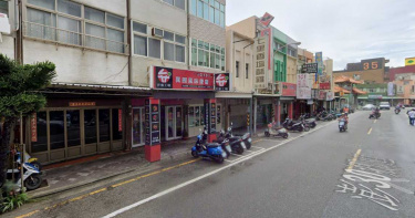疑天雨打滑 菊島轎車清晨衝撞民宅