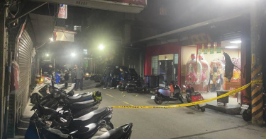 三重傳槍響！永福街上宮廟遭人槍擊10多槍 警方鎖定對象追緝中。（圖／翻攝照片）