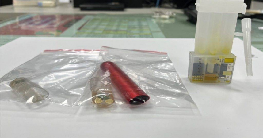 毒品通緝犯拒檢加速逃逸，5分鐘內狼狽落網搜出毒品移送法辦。（圖／翻攝畫面）