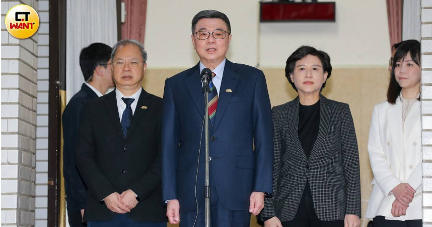 行政院長卓榮泰今（25）日表示，所有的同仁跟部會首長，應謹言慎行、對人民及國會負責。（圖／黃耀徵攝）