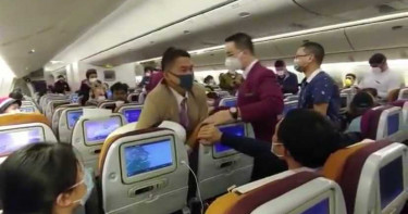 不滿消毒時間太久!中國女對空姐狂咳嗽慘遭「鎖喉壓制」