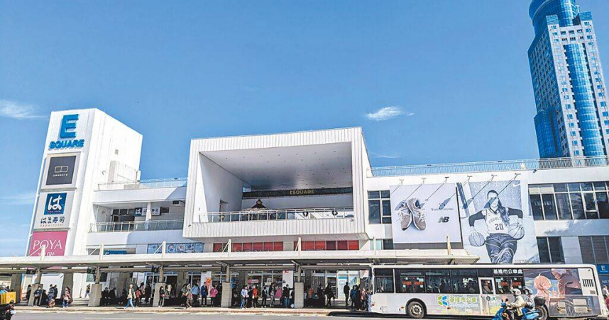 基隆地方法院16日下午駁回大日公司向法院提出擁有基隆市東岸商場優先定約權的主張。(圖/中國時報張志康攝)