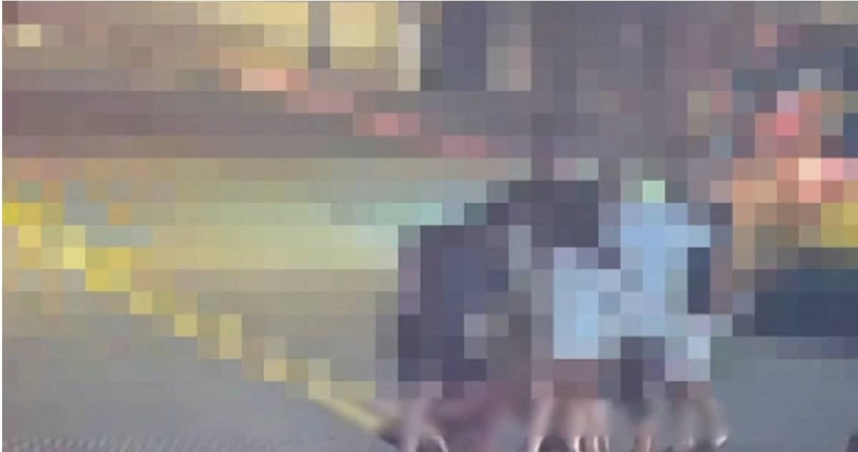 北市大同區昌吉街上的一間薑母鴨店3日凌晨12時許爆發打架衝突，6人當街打成團。（圖／翻攝畫面）