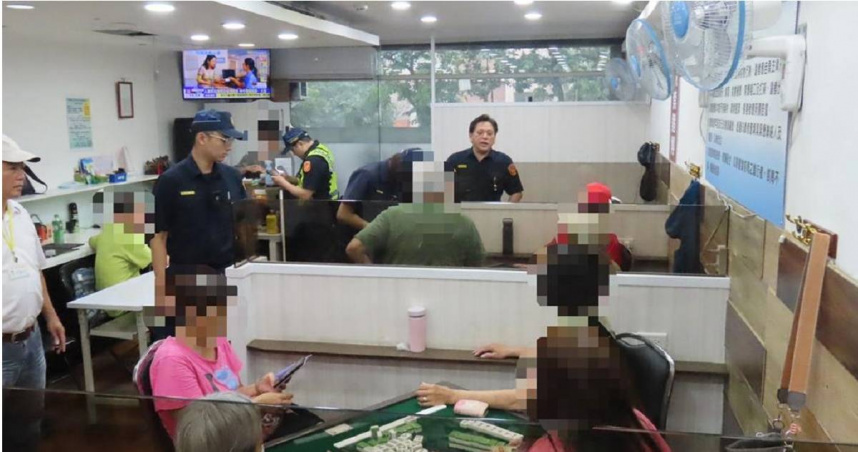 北市文山區和興休閒館遭警方破獲麻將賭博，9日遭聯合稽查斷水斷電。（圖／警方提供）