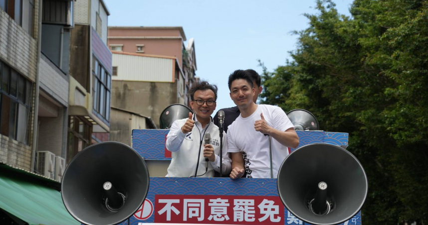 台北市長蔣萬安前往新竹與立委鄭正鈐掃街拜票,呼籲市民朋友務必站出來投下「不同意罷免」。(圖/鄭正鈐辦公室提供)
