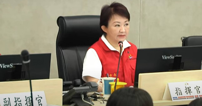 雖然根據氣象署最新資料，丹娜絲颱風強度稍減弱且暴風圈略縮小，預計颱風強度持續減弱，但盧秀燕提醒市民仍要提防颱風伴隨外圍環流可能的大雨（圖／中天新聞）