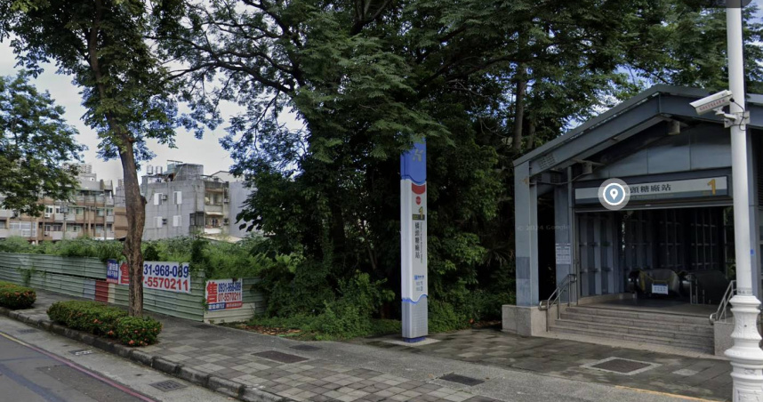 「橋頭糖廠站」跌幅近27%，為捷運紅線重跌區。（圖／截自google map）