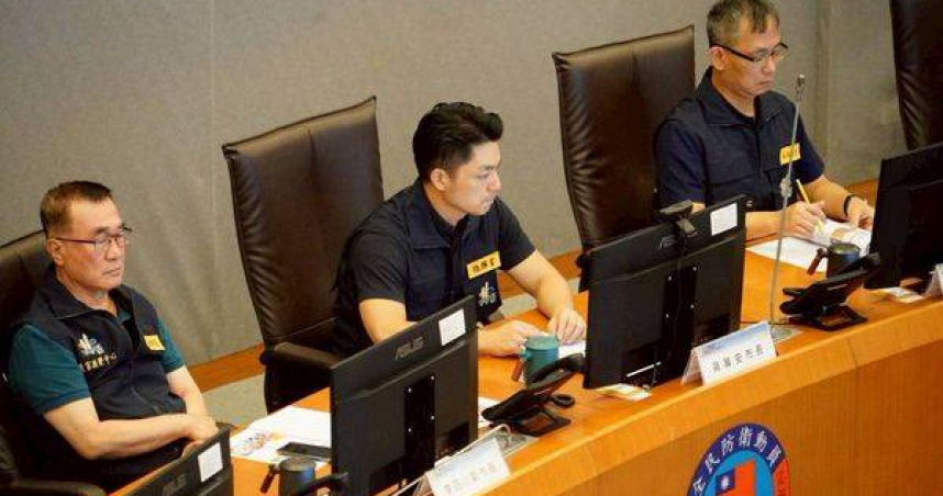 強颱樺加沙來勢洶洶，台北市長蔣萬安今（21）日下午召開台北市災害應變整備會議。（圖／翻攝畫面）
