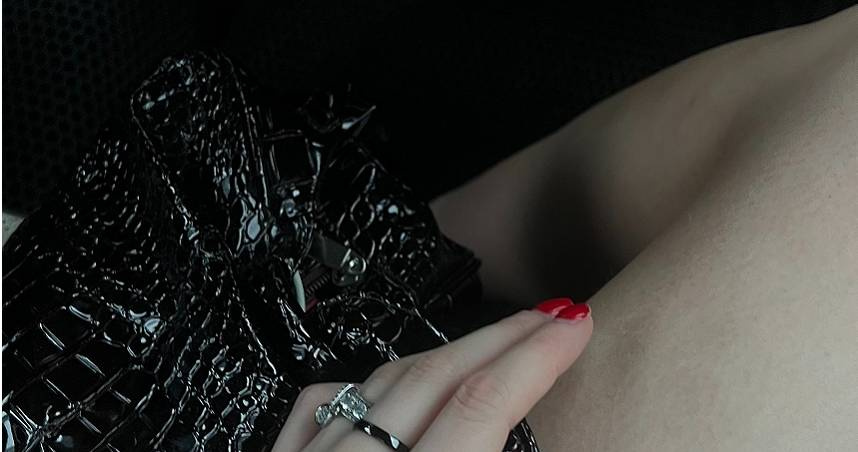 律師人夫發現妻子出軌，還跟小王互傳裸照。（示意圖／Pexels）