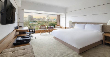 台灣高鐵「搭高鐵.住晶華歡度耶誕」專案,台北晶華酒店精緻客房每晚6,660元起。(圖/交通部提供)