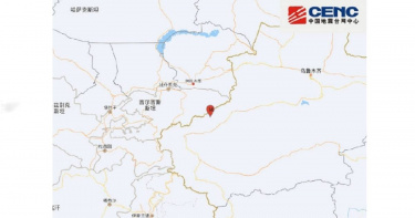 新疆克孜勒蘇州阿合奇縣今(4)日下午15時44分發生規模6.0強震,震源深度僅10公里。(圖/翻攝自微博/中國地震台網中心)