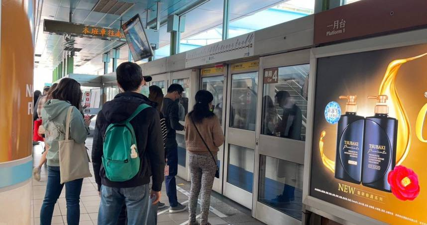 北市有女子在搭乘捷運時皮夾被偷，信用卡在短時間內於沙烏地阿拉伯被盜刷9萬餘元。（示意圖／報系資料照）