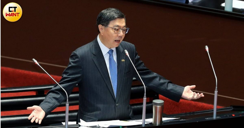 卓榮泰表示，柯主席只說單據有問題，也從來說不出什麼問題，「他大概是看自己有問題的單據看習慣了，不大習慣別人合法的單據吧？」（圖／周志龍攝）