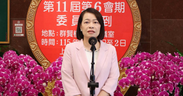 許宇甄質疑，賴政府究竟有多少「政績」，需要一年砸13.5億元告訴人民？（圖／翻攝自許宇甄臉書）