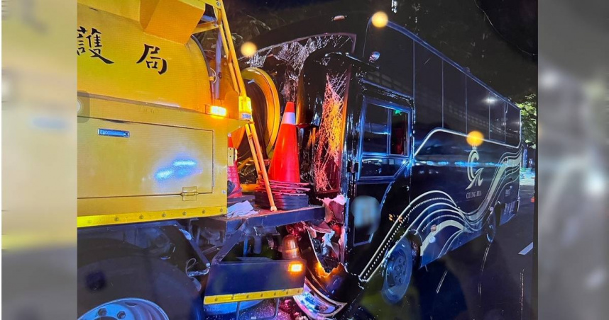 北市遊覽車追撞垃圾車！　駕駛骨折4人送醫