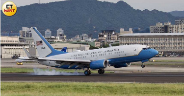 美衛生部長專機16:48飛抵松機!明將訪總統府 陳時中曝備忘錄內容