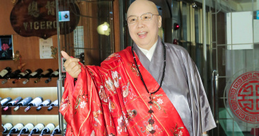 恆述法師背後「神豪」曝光! 許聖梅揭內幕主持人一聽名字驚了