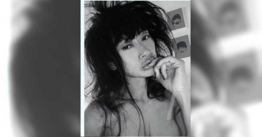 白靈扮女警自讚很性感 在台隔離狂曬誘人美照