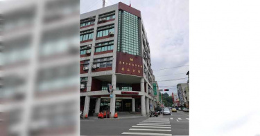 深夜不平靜!高雄男帶友人夜遊 半路遭惡煞攔車狂歐