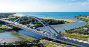 淡海輕軌 乘著藍海去追風