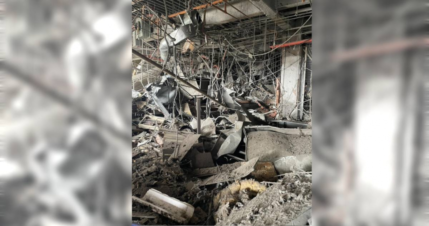 台中新光三越爆炸內部照片曝光，現場滿目瘡痍、殘破不堪。（圖／翻攝自記者爆料網臉書）